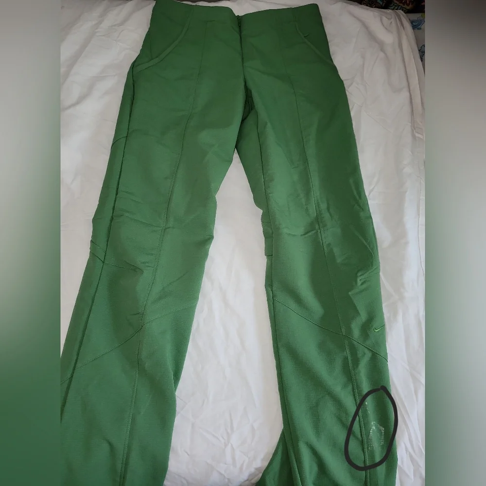 Nike Womens Green Pants* - Picture 1 of 3